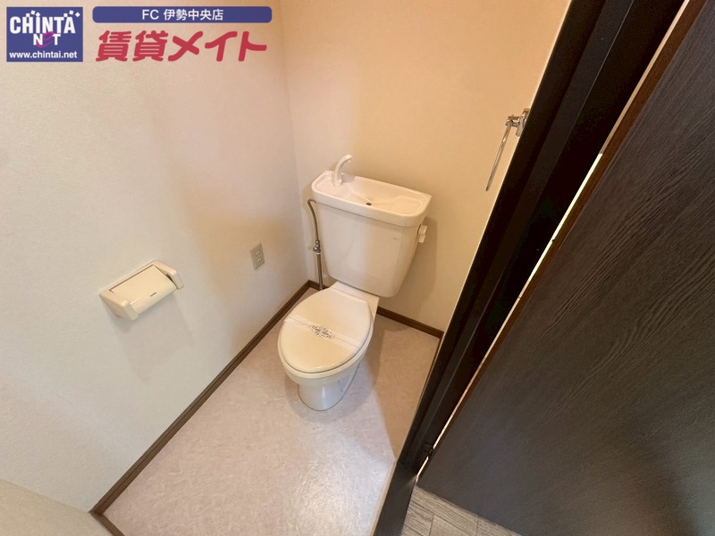 トイレ　別部屋同タイプ