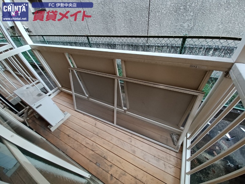 バルコニー　別部屋同タイプ