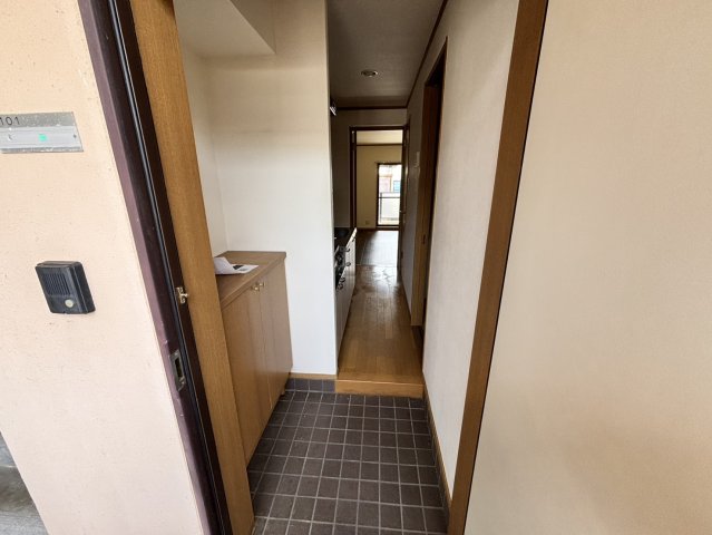 玄関　収納もある玄関です