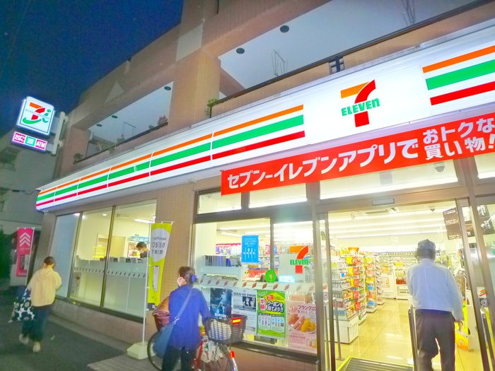 コンビニ　セブンイレブン（コンビニ）まで40m