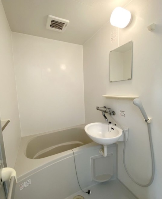 バス・シャワールーム　※同建物別部屋参考写真