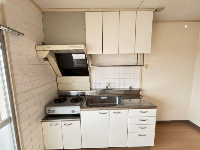 キッチン　楠団地 (写真間取り反転タイプ)