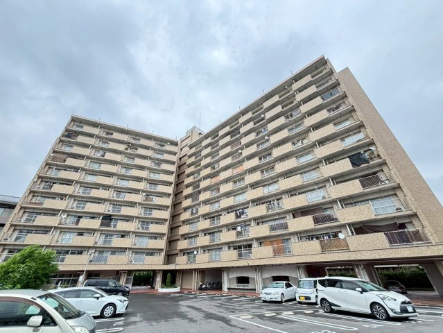 建物外観　楠団地 (写真間取り反転タイプ)