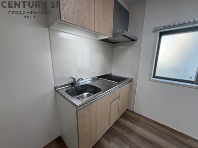 キッチン　背面キッチンなので家具家電を配置しやすい間取りです