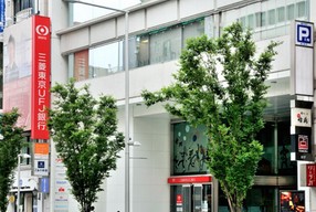 銀行　（株）三菱東京ＵＦＪ銀行 上野中央支店（銀行）まで911m