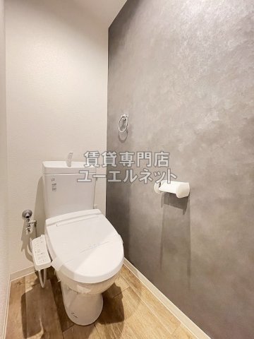 トイレ　温水洗浄便座付き