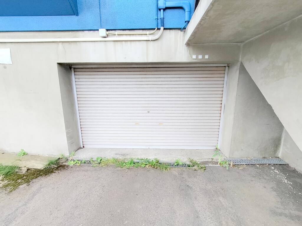 駐車場　駐車場ご利用の場合は高さとサイズをご確認ください！