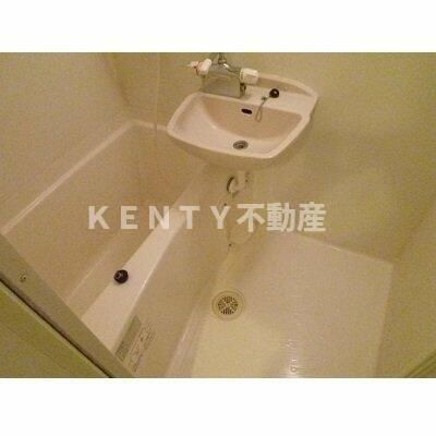 バス・シャワールーム　コンパクトで使いやすいお風呂です