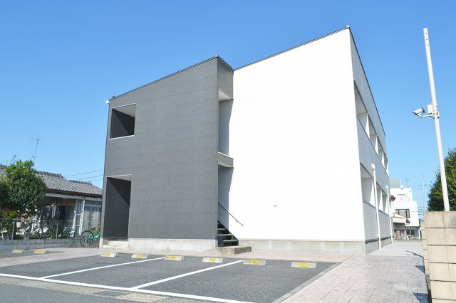 建物外観　デザイナーズならではのおしゃれな外観です