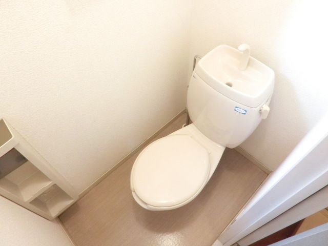 トイレ　清潔感のあるトイレです