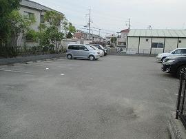 駐車場　駐車場完備