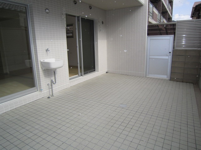 バルコニー　別部屋の写真です