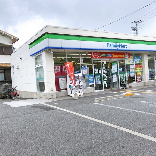 コンビニ　ファミリーマート堺草部店（コンビニ）まで653m