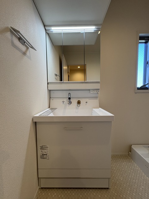 洗面設備　別部屋参考写真です