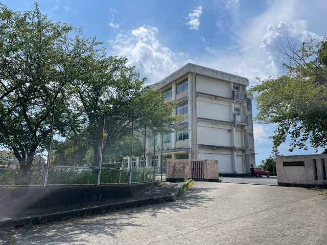 中学校　鈴鹿市立創徳中学校（中学校）まで2352m