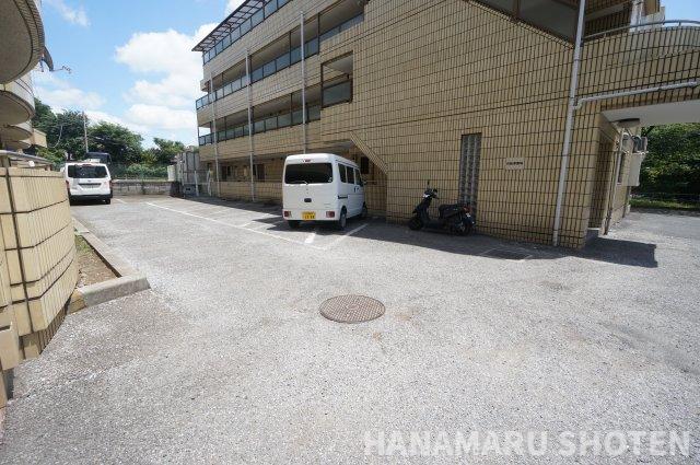 駐車場　お電話でのご予約がスムーズです！