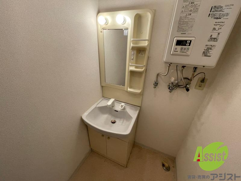 洗面設備　シャンプードレッサー。身支度はここでばっちり。