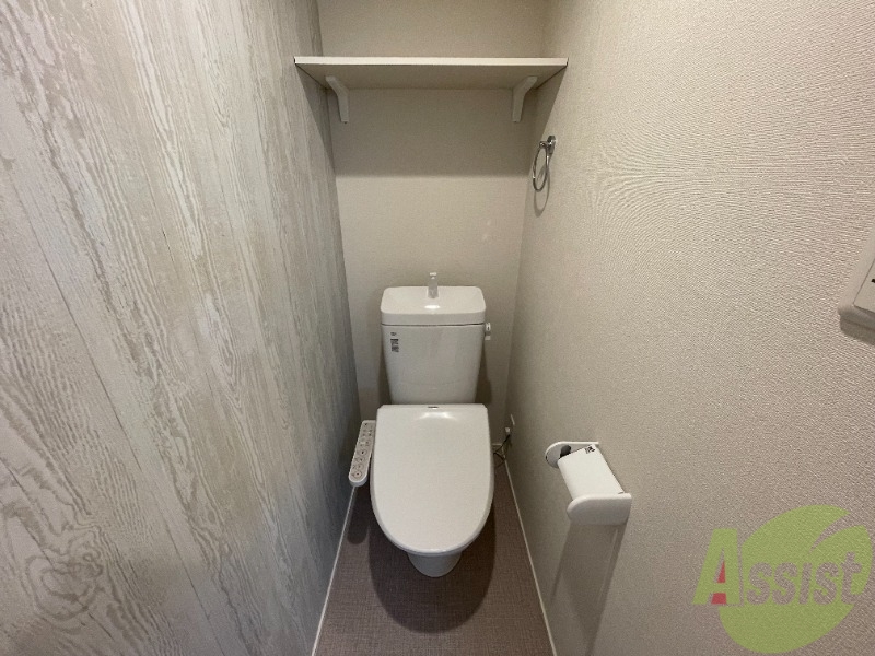 トイレ　トイレはこちらのウォシュレット付きになりますね。