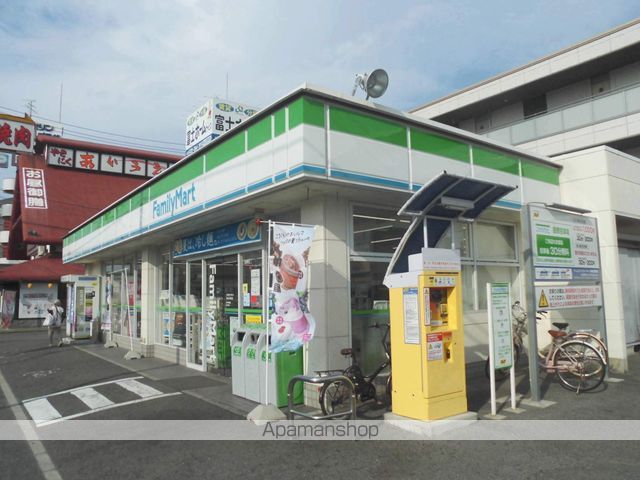 コンビニ　ファミリーマート（コンビニ）まで505m