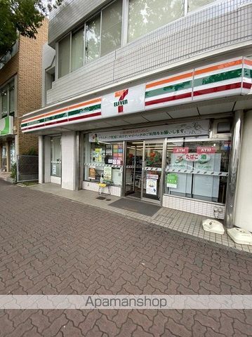コンビニ　セブンイレブン（コンビニ）まで624m