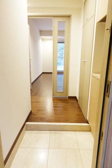玄関　※写真は同タイプ住戸です。