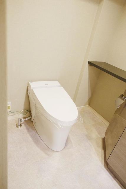 トイレ　※写真は同タイプ住戸です。