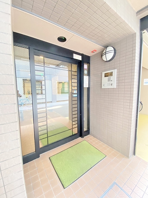 エントランス　オートロック完備