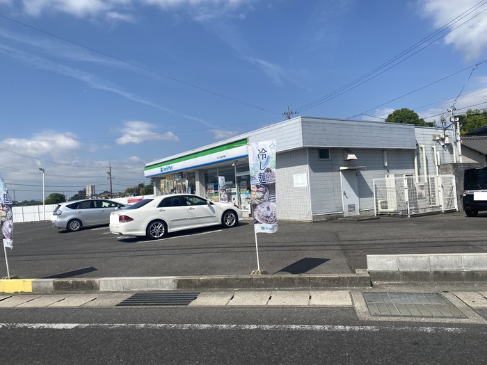 コンビニ　ファミリーマート知立上重原本郷店（コンビニ）まで366m