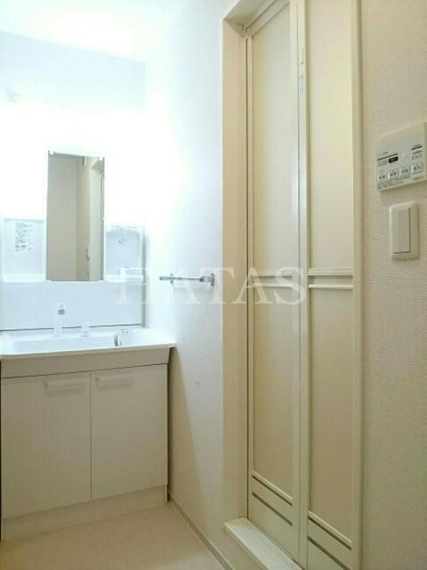 洗面設備　同物件別部屋です。