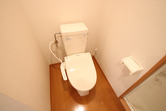 トイレ　※別室の参考写真の為、現況優先です。