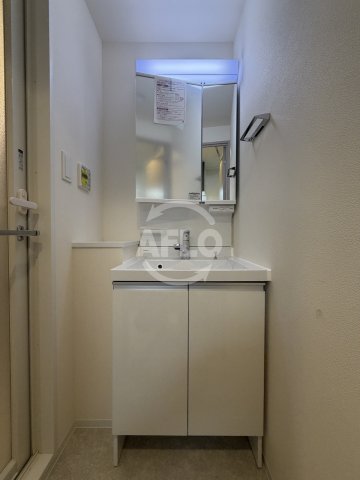 洗面設備　スプランディッド大阪ベイサイドDUE　洗面台