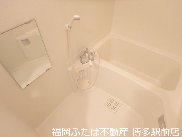 レジデンシャルヒルズ博多駅前弐番館の風呂写真