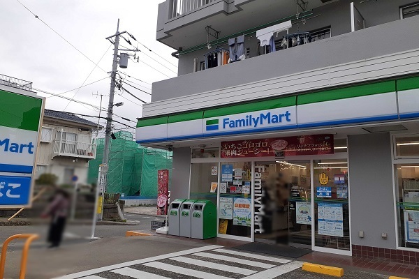 コンビニ　ファミリーマート川崎向ケ丘店（コンビニ）まで270m