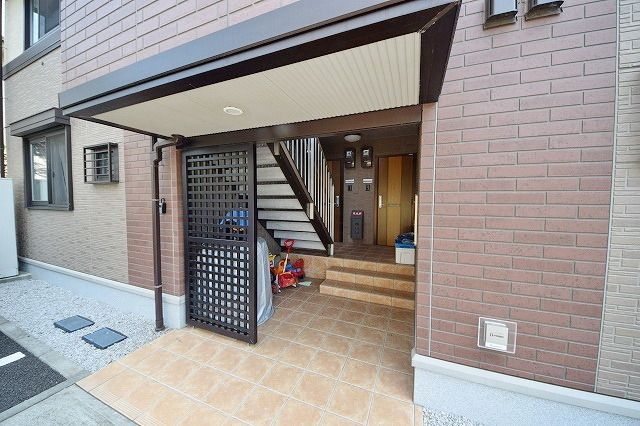 エントランス　★お問い合わせはタウンハウジングまで★