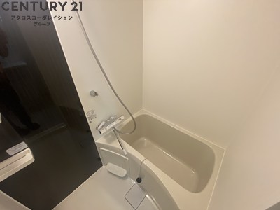 バス・シャワールーム　シンプルで機能的なユニットバスです。