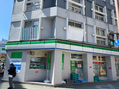 コンビニ　ファミリーマート 栄武平通店（コンビニ）まで153m