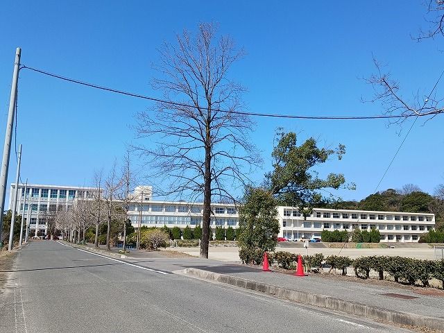 中学校　常滑中学校（中学校）まで1700m