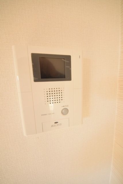 セキュリティ　来訪者はモニターでチェック