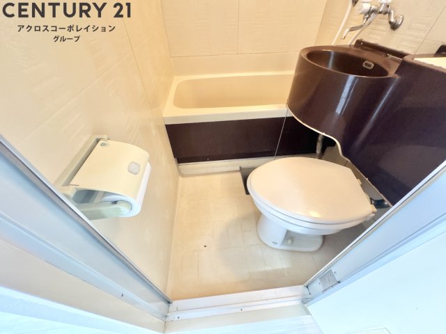 トイレ　浴室内にトイレあります！