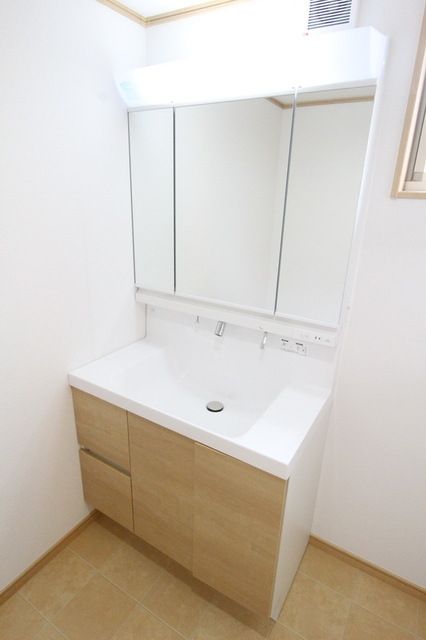 洗面設備　同建物別タイプ参考写真