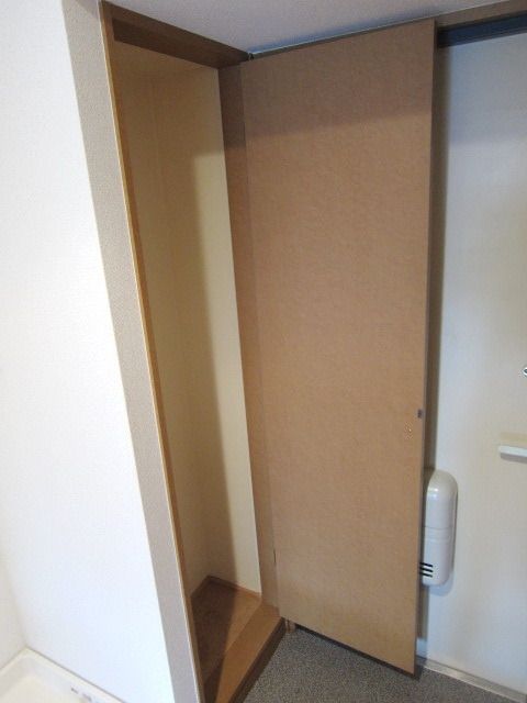 その他設備　★玄関前収納です★