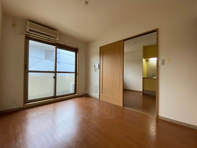 NEO FLATS TATUMIの居間写真