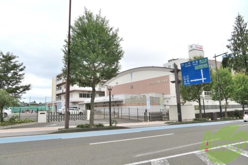小学校　仙台市立荒町小学校（小学校）まで554m