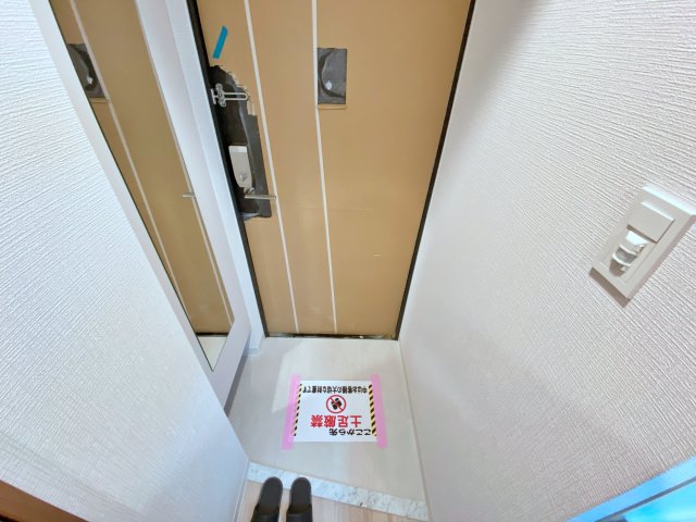 エスリード大阪NEXUSの玄関写真