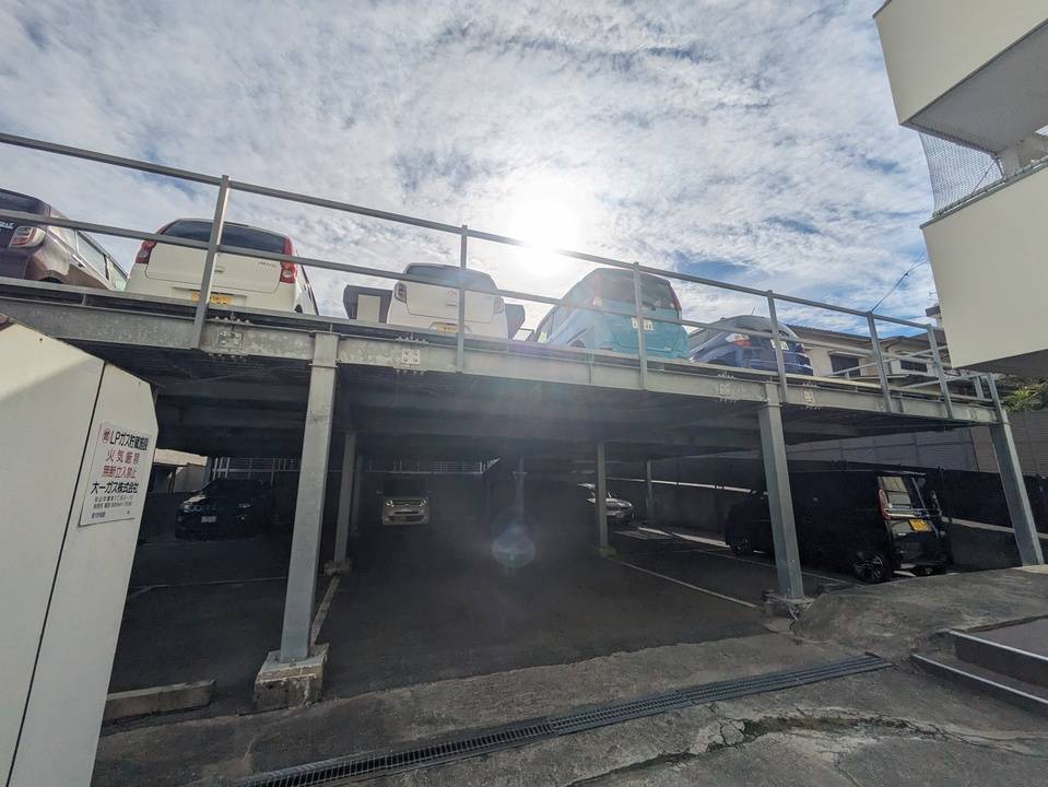 駐車場　駐車場