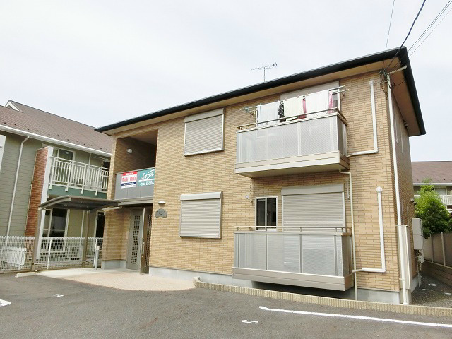 建物外観　2008年築　左右非対称のデザイン