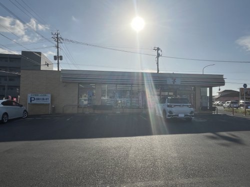 コンビニ　セブンイレブン 八代海士江町店（コンビニ）まで747m