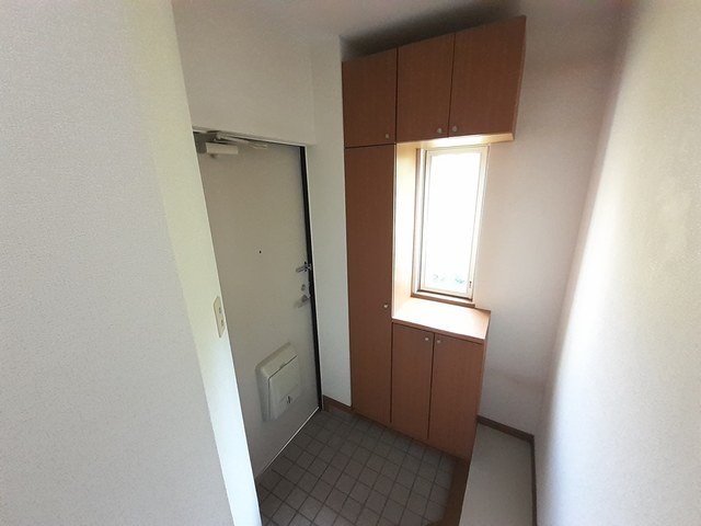 玄関　収納もある玄関です