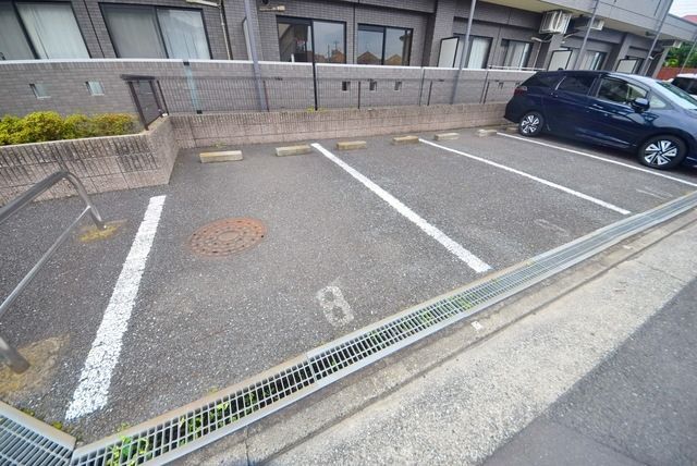 駐車場　タウンハウジング府中店まで