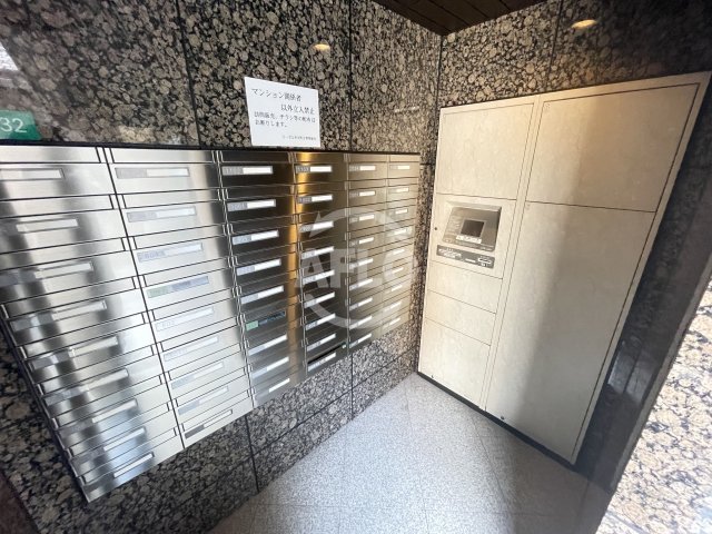 その他共有部分　リーガル弁天町II　メールボックス